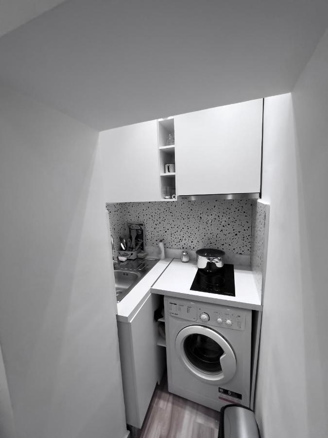 Luxury Apartment In Blloku Area Tiranë Luaran gambar