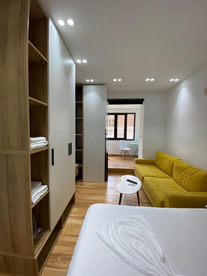 Luxury Apartment In Blloku Area Tiranë Luaran gambar