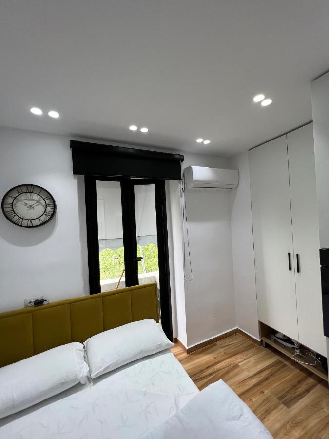 Luxury Apartment In Blloku Area Tiranë Luaran gambar