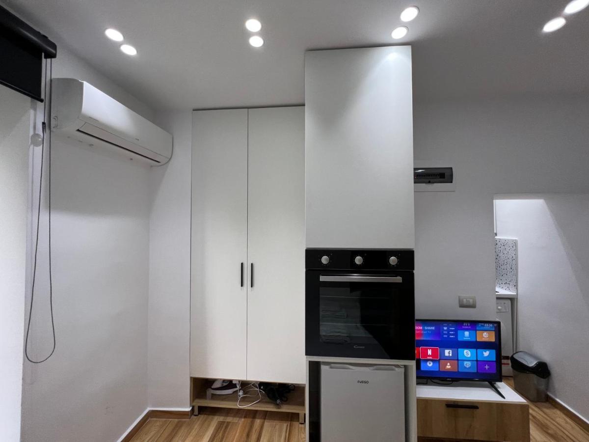 Luxury Apartment In Blloku Area Tiranë Luaran gambar