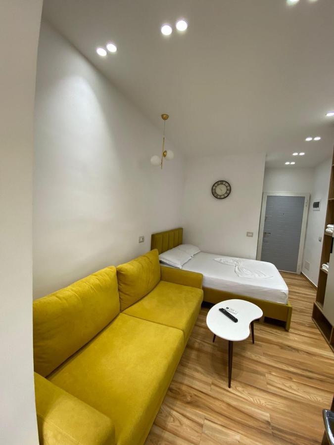 Luxury Apartment In Blloku Area Tiranë Luaran gambar