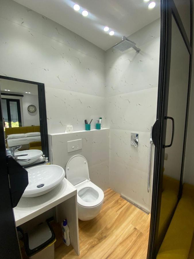 Luxury Apartment In Blloku Area Tiranë Luaran gambar