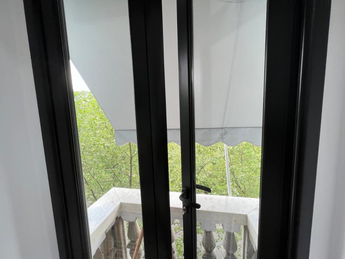 Luxury Apartment In Blloku Area Tiranë Luaran gambar